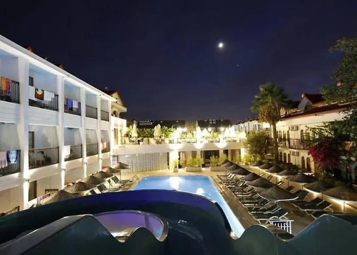 Apartmanhotel Golden Life *